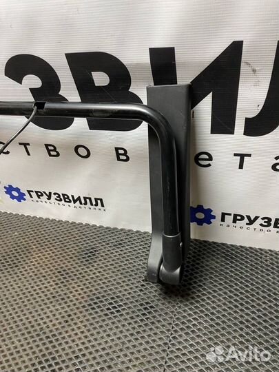 Кронштейн зеркала кабины правый Renault Premium