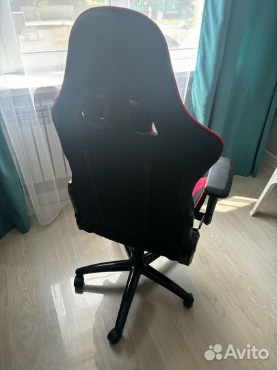 Кресло компьютерное игровое hiper HGS-114-BK/RED