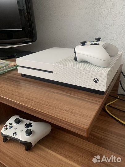 Xbox one s 1tb с играми