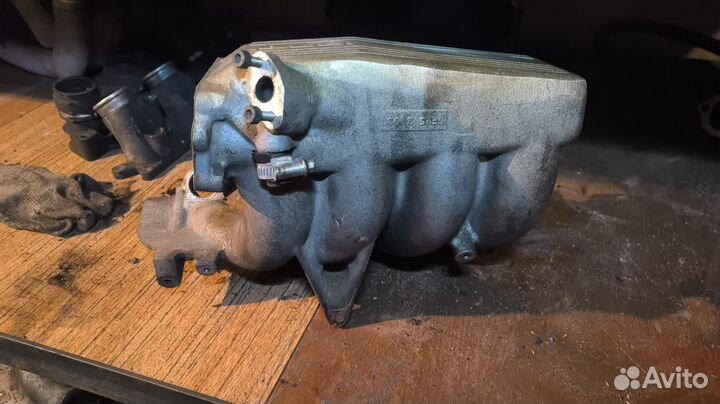 Впускной коллектор Audi 80 100 2.0 ABK