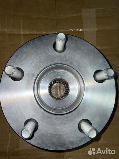 Ступица передняя в сборе на Toyota Camry 70