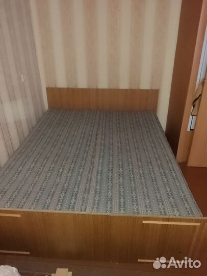 Кровать двухспальная с матрасом бу 140 200