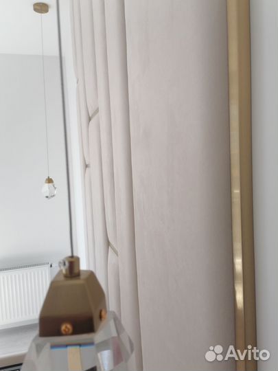 Кровать, изголовье, мягкие стеновые панели 