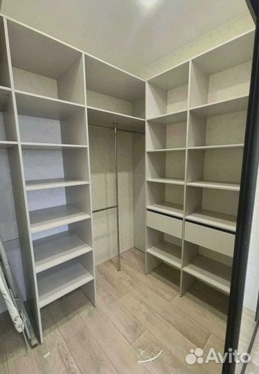 Шкафы распашные