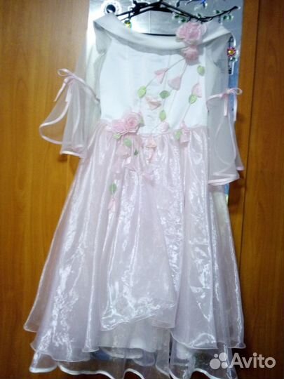 Платье нарядное
