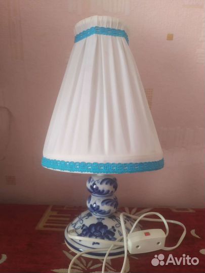 Лампа настольная