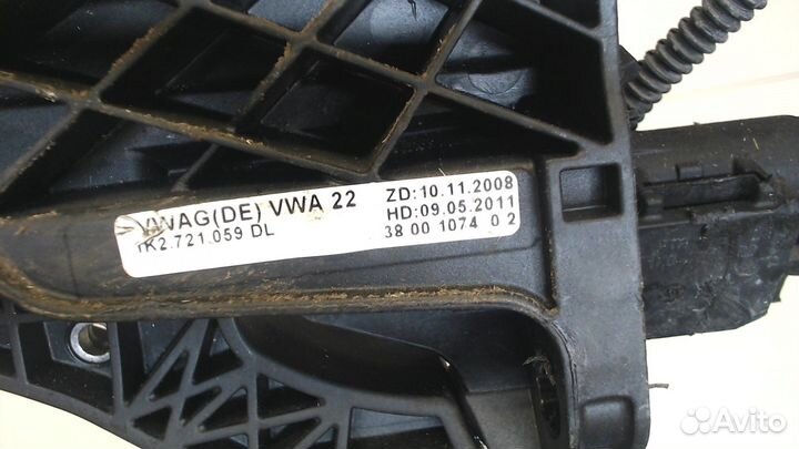 Педаль сцепления Volkswagen Beetle, 2013