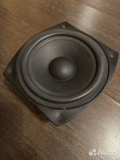 Динамик для сабвуфера