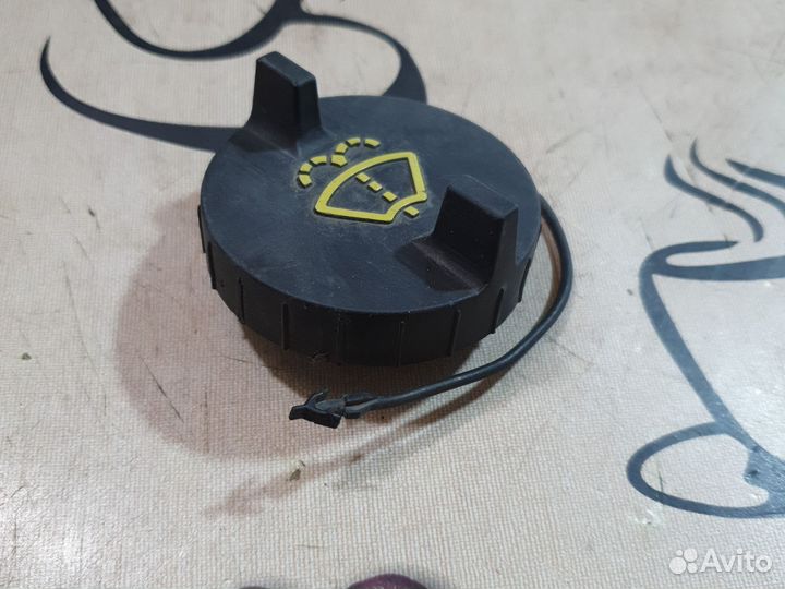 Крышка бачка омывателя Форд Мондэо 3