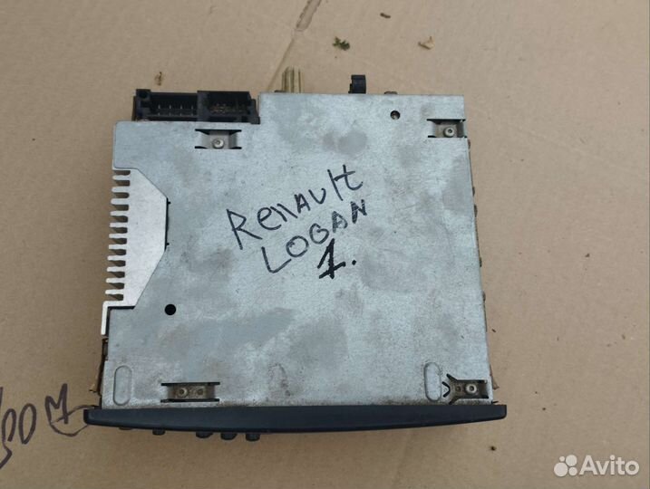 Штатная магнитола Renault Logan 1