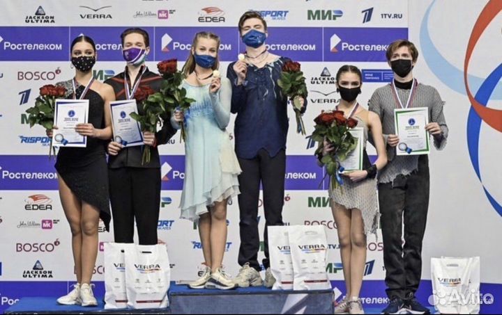 Тренер по фигурному катанию