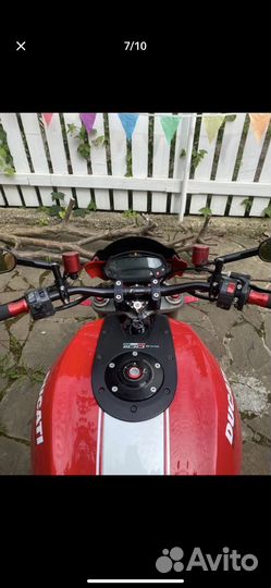 Ducati Monster 1100EVO