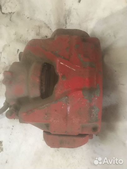 Суппорт тормозной передний правый Renault Duster