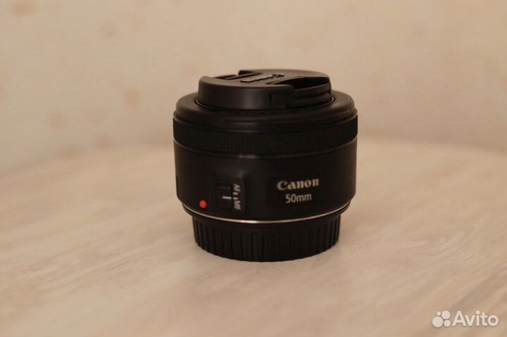 Фотоаппарат Canon 2000d 18-55III + объектив 50 мм