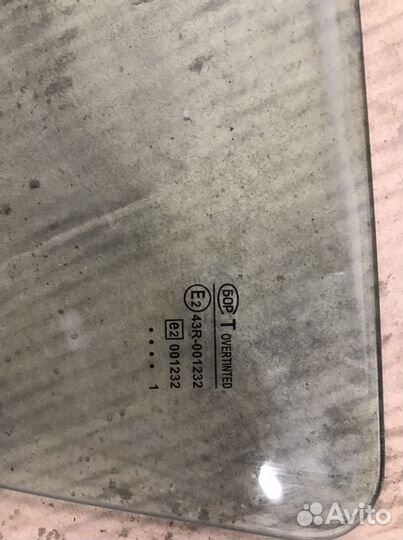 Опуское стекло переднее левое гранта калина веста