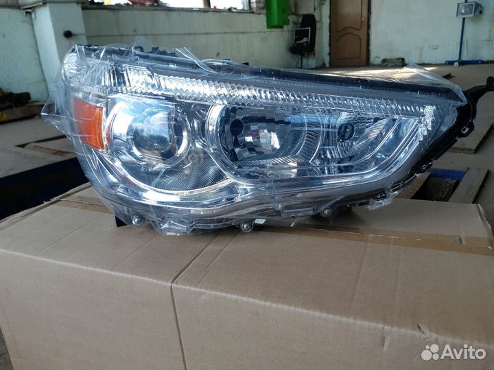 Фары Mitsubishi ASX 2010