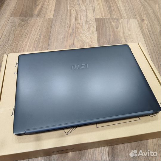 MSI Modern i3 1215U/8GB/SSD256