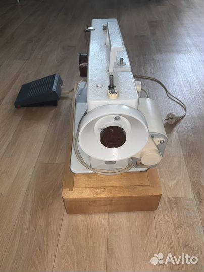 Швейная машина Чайка 134А