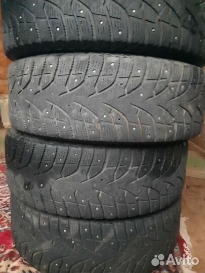 Bridgestone Blizzak Spike-02 215/65 R16 98T