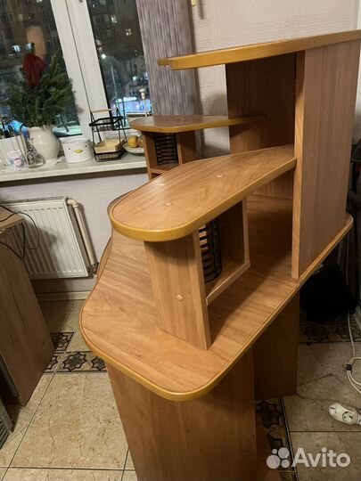 Компьютерный стол