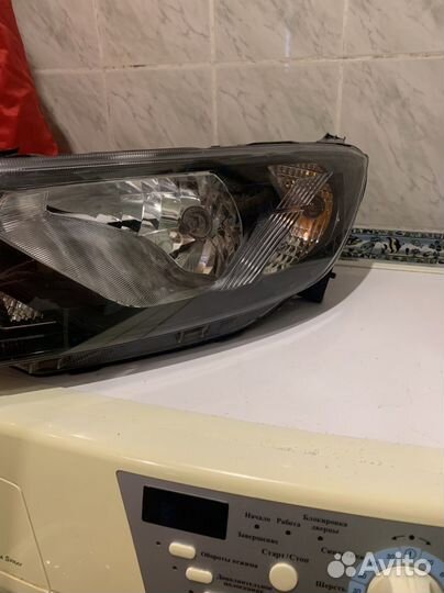 Передняя левая фара на LADA granta fl