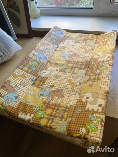 Пеленальная доска на кроватку