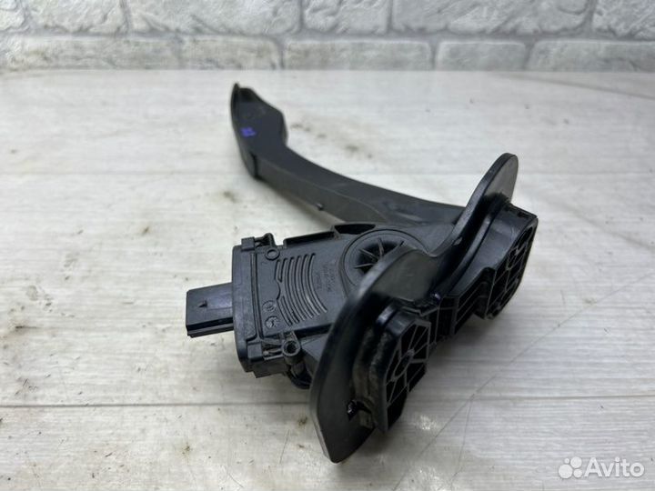Педаль газа Ford Transit 8