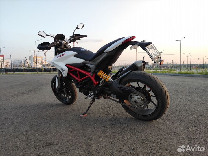 HyperMotard 821