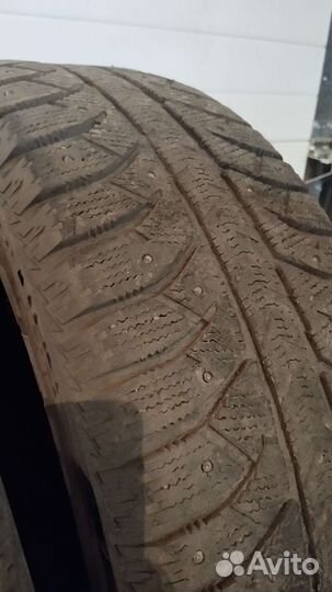 Bridgestone Blizzak LT 235/65 R17