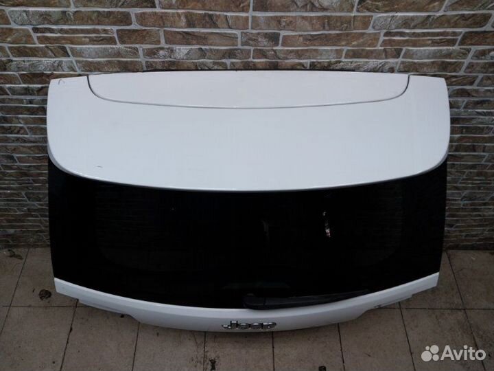 Крышка багажника Jeep Grand Cherokee