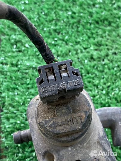 Вакуумный клапан Mercedes-Benz W124 рестайлинг 2.2