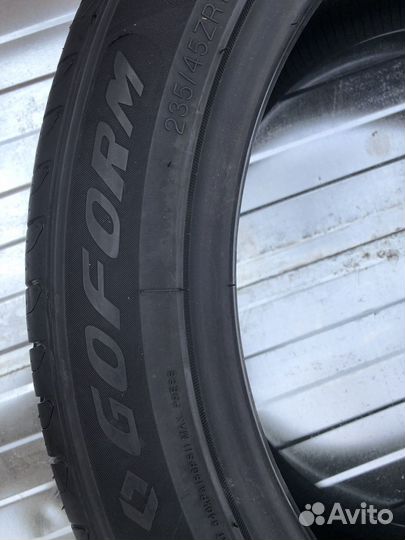 Goform GF90 235/45 R18