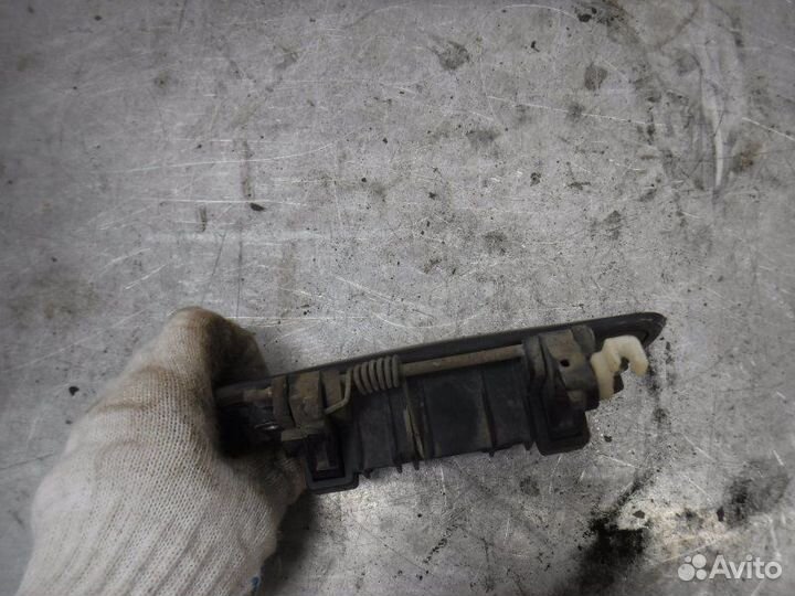 Ручка двери передняя правая Hyundai Accent G4EC