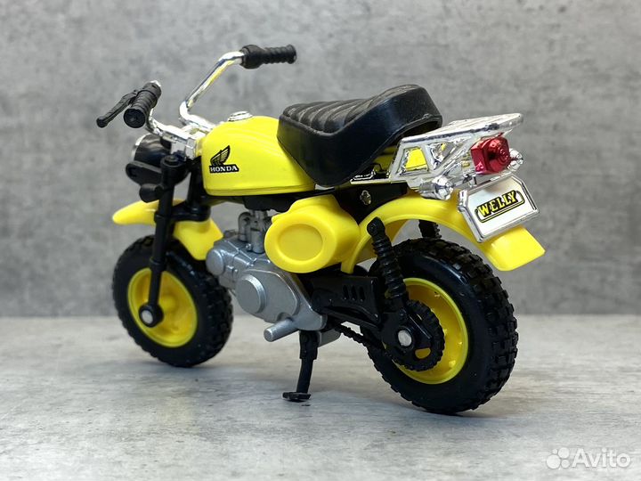 Коллекционная модель Honda Monkey 1967 1:18 Welly