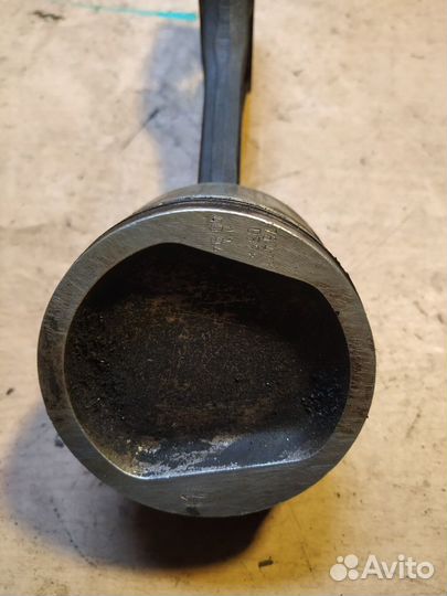 Volkswagen Golf 3 Vento Поршень с шатуном