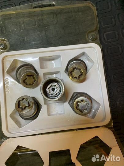 Секретки на колеса 12#1.5