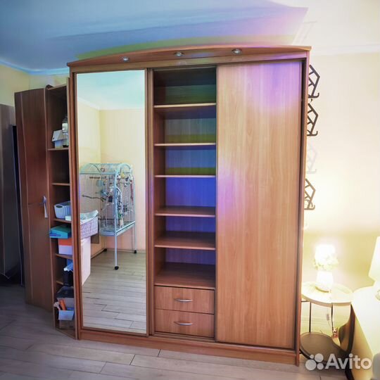 Шкаф большой с зеркалом 230 180 60