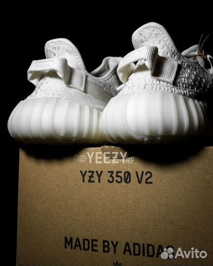 Кроссовки Adidas Yeezy Boost 350 V2 Bone