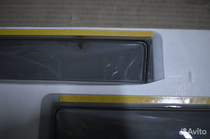 Дефлектор задн. двери к-т (2шт.) Suzuki swift 5DR