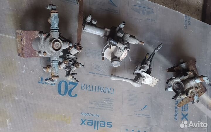 Набор кранов на полуприцеп Ламберет