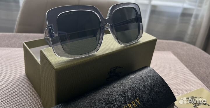 Солнцезащитные очки burberry