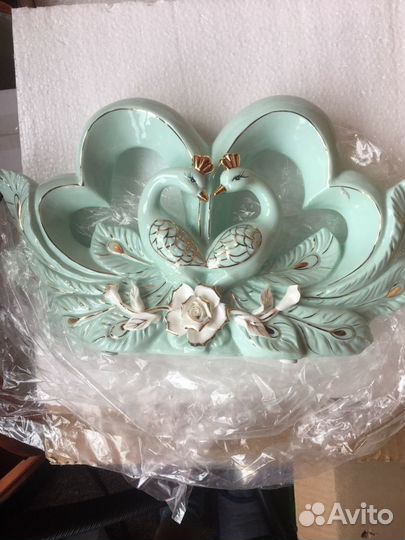 Лебедь фарфорвая,китай