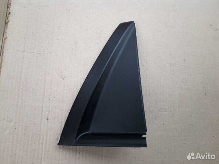 Накладка двери задней правой Kia Sportage 2