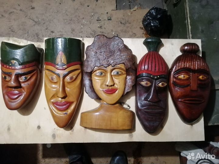 Резные иконы из дерева