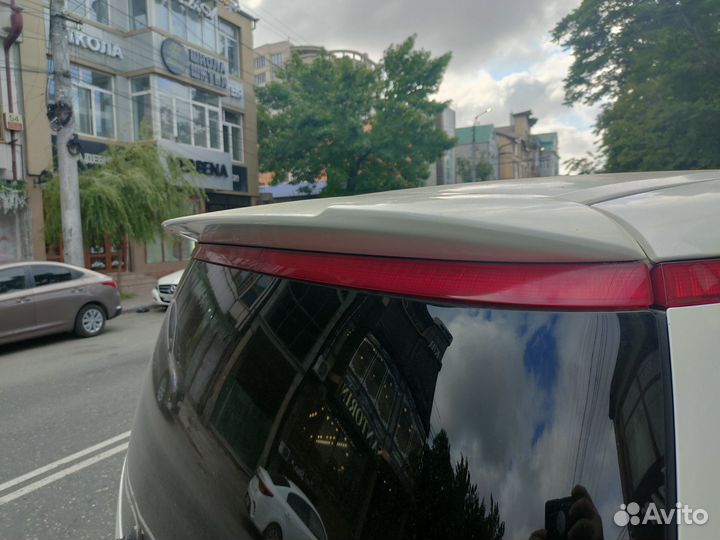 Спойлер на Honda Elysion