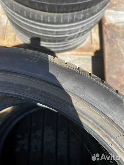 Pirelli P Zero 275/35 R21