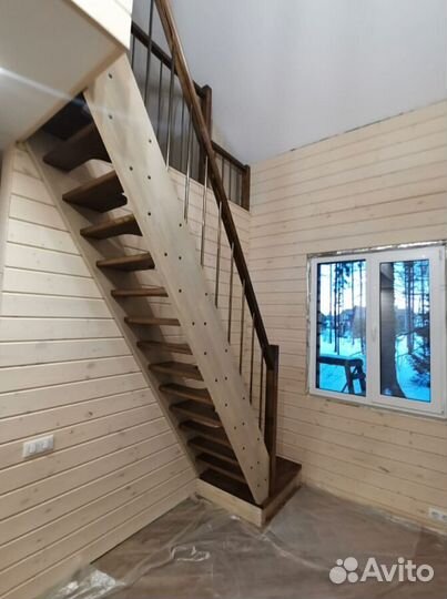 Металлокаркас лестницы