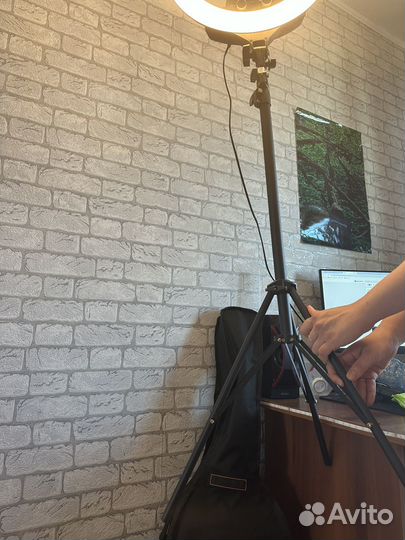 Кольцевая лампа со штативом