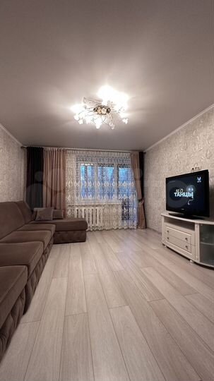 4-к. квартира, 83 м², 2/10 эт.