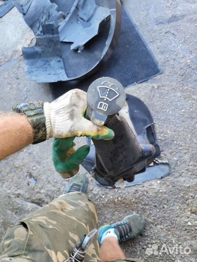 Бочек омывателя на кадиллак cts 2 3.6